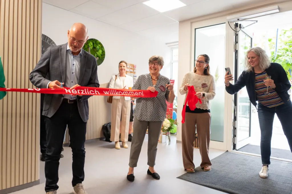 Bandschnitt zur Eröffnung der neuen ko-ra-le Räume in der Wilhelmstraße 26 in Heilbad Heiligenstadt