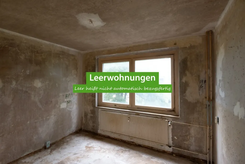 Leerstehende, unsanierte Wohnung der KOWO Obereichsfeld vor der Modernisierung – abgenutzte Wände und alter Heizkörper